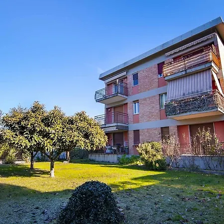 Апартаменти Dimora Gu -terrazza, Vista Lago, 100m Da Бардоліно
