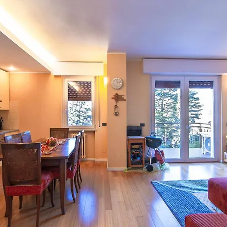 Апартаменти Dimora Gu -terrazza, Vista Lago, 100m Da *