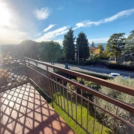 Dimora Gu -terrazza, Vista Lago, 100m Da Апартаменти Бардоліно