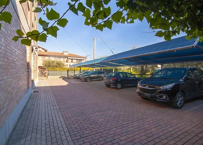 Dimora Gu -terrazza, Vista Lago, 100m Da Бардолино