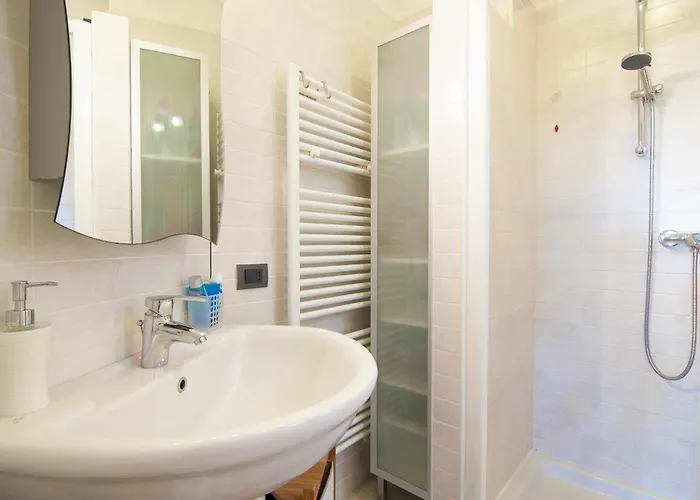 Dimora Gu -terrazza, Vista Lago, 100m Da Апартаменты Бардолино